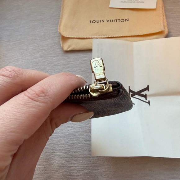 Louis Vuitton Key Pouch - Picture 5 of 10